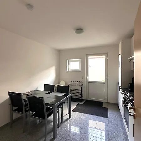 Apartament Gemuetliche Kellerwohnung In *